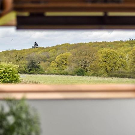 Appartement The Lookout At Cloatley Meadow à Hankerton Extérieur photo