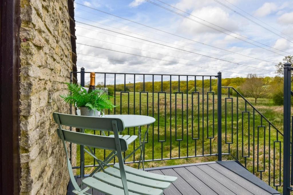 Appartement The Lookout At Cloatley Meadow à Hankerton Extérieur photo